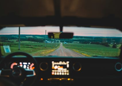 erik-mclean-5vtQ9oISYkM-unsplash